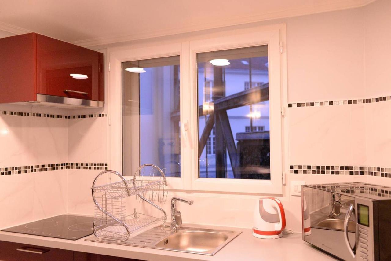 Beau Studio Meuble 2Min Du Moulin Rouge Paris Exterior photo